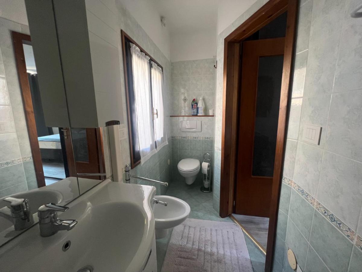 Apartment In Central Square With Lake View 레노 외부 사진