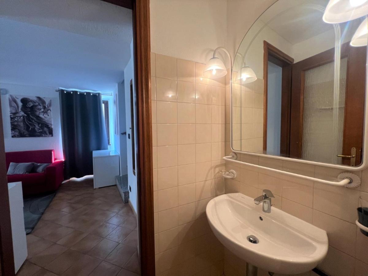 Apartment In Central Square With Lake View 레노 외부 사진